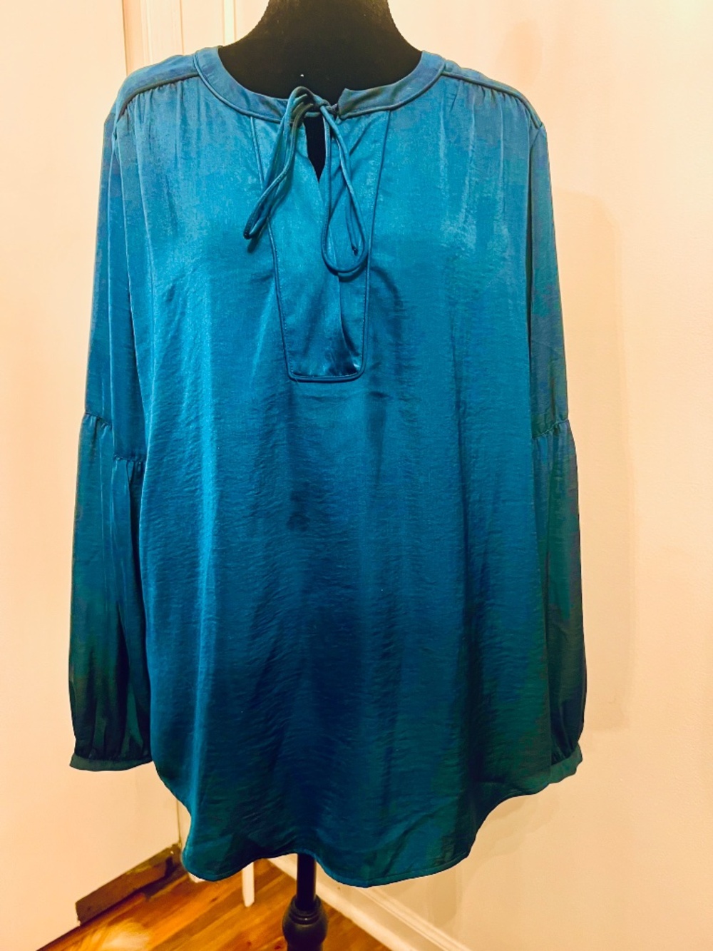 Loft Peasant Blouse, Large. Silky, Teal Blue, Long Peasant Sleeves. B5/P78